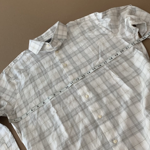 🆕 Nordstrom Non-Iron Trim Fit Men's
Button Down Shirt- 16 1/2 32-33 - Picture 4 of 9